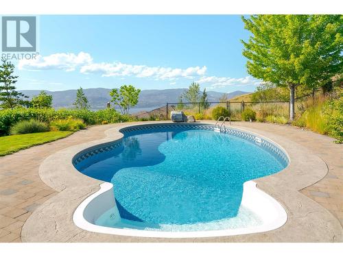 829 Kuipers Crescent, Kelowna, BC - Outdoor With In Ground Pool With Deck Patio Veranda With Backyard