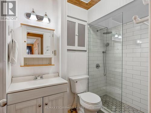 1686 Old Brock Street, Norfolk, ON - Indoor Photo Showing Bathroom