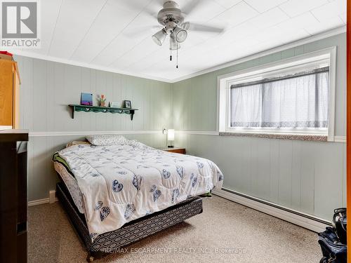 1686 Old Brock Street, Norfolk, ON - Indoor Photo Showing Bedroom