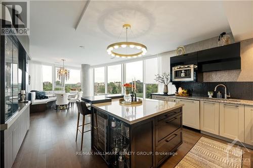 709 - 1035 Bank Street, Ottawa, ON - Indoor Photo Showing Kitchen With Upgraded Kitchen