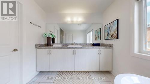 23 Snap Dragon Trail, East Gwillimbury, ON - Indoor Photo Showing Bathroom