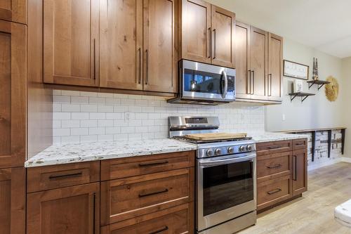 148 Plateau Place, Cranbrook, BC - Indoor Photo Showing Kitchen