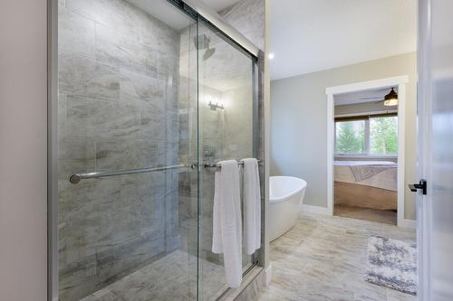 148 Plateau Place, Cranbrook, BC - Indoor Photo Showing Bathroom