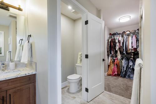 148 Plateau Place, Cranbrook, BC - Indoor Photo Showing Bathroom