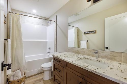 148 Plateau Place, Cranbrook, BC - Indoor Photo Showing Bathroom