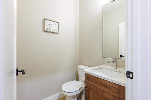 148 Plateau Place, Cranbrook, BC - Indoor Photo Showing Bathroom