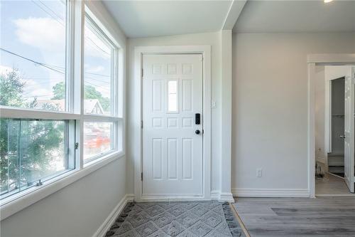 56 Cambridge Avenue, Hamilton, ON - Indoor Photo Showing Other Room