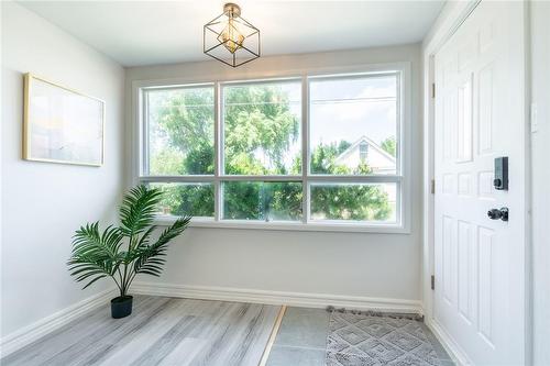 56 Cambridge Avenue, Hamilton, ON - Indoor Photo Showing Other Room