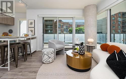 #306 - 77 Shuter Street S, Toronto (Church-Yonge Corridor), ON - Indoor Photo Showing Living Room