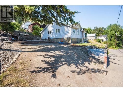 1880 Oak  Street, Trail, BC - Outdoor