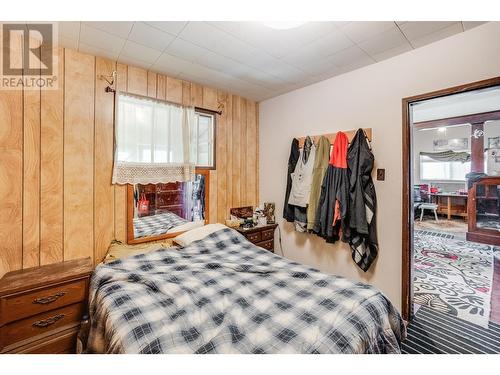 1880 Oak  Street, Trail, BC - Indoor Photo Showing Bedroom