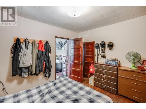 1880 Oak  Street, Trail, BC - Indoor Photo Showing Bedroom