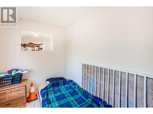 1880 Oak  Street, Trail, BC - Indoor Photo Showing Bedroom