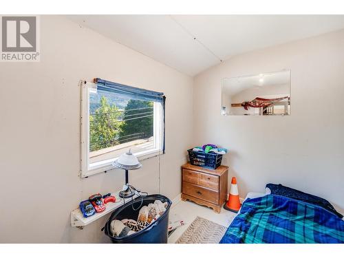 1880 Oak  Street, Trail, BC - Indoor Photo Showing Bedroom