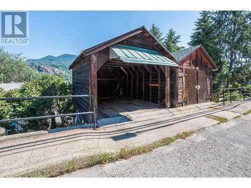 1880 Oak  Street, Trail, BC - Outdoor