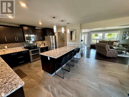 1832 86 Avenue, Dawson Creek, BC - Indoor Photo Showing Kitchen With Upgraded Kitchen