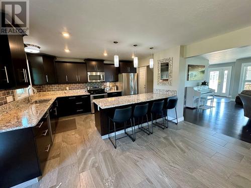 1832 86 Avenue, Dawson Creek, BC - Indoor Photo Showing Kitchen With Upgraded Kitchen