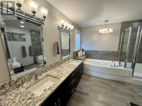 1832 86 Avenue, Dawson Creek, BC - Indoor Photo Showing Bathroom