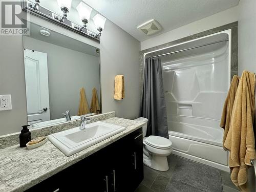 1832 86 Avenue, Dawson Creek, BC - Indoor Photo Showing Bathroom