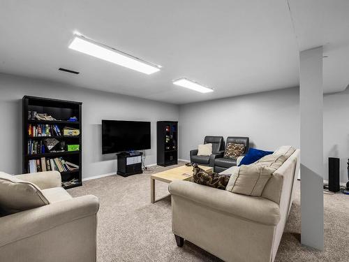 1360 Sherbrooke Ave, Kamloops, BC - Indoor Photo Showing Basement