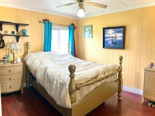 4893 Poplar Rd, Kamloops, BC - Indoor Photo Showing Bedroom