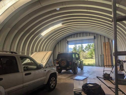 4893 Poplar Rd, Kamloops, BC - Indoor Photo Showing Garage