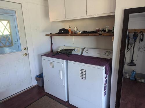 4893 Poplar Rd, Kamloops, BC - Indoor Photo Showing Laundry Room