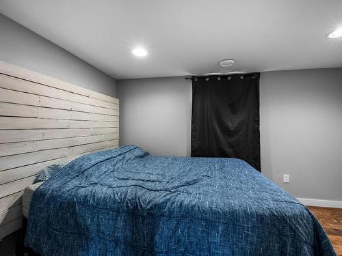 276 Walnut Ave, Kamloops, BC - Indoor Photo Showing Bedroom