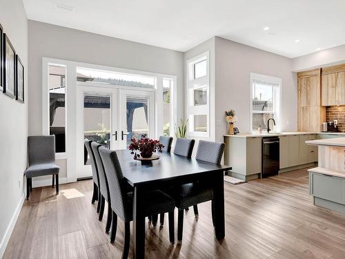 1351 Kinross Place, Kamloops, BC - Indoor Photo Showing Dining Room