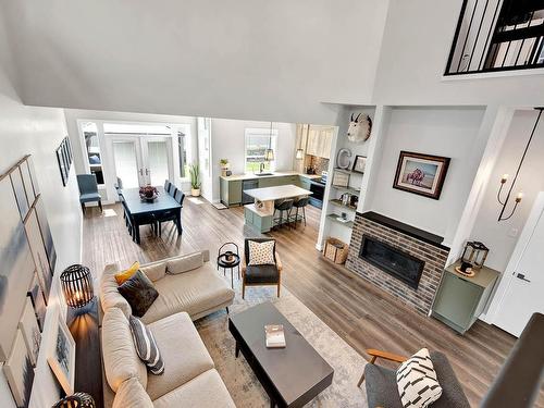 1351 Kinross Place, Kamloops, BC - Indoor Photo Showing Living Room With Fireplace