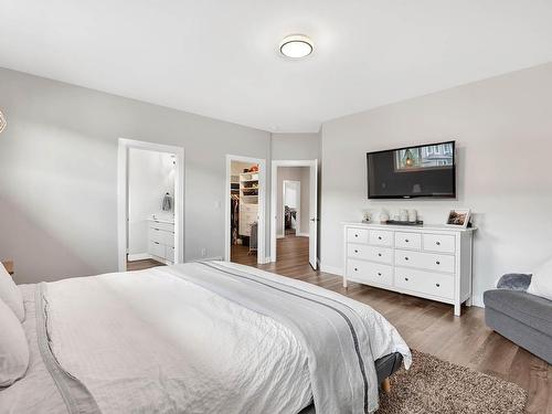 1351 Kinross Place, Kamloops, BC - Indoor Photo Showing Bedroom