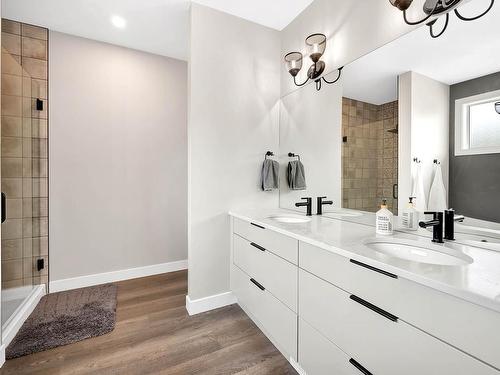 1351 Kinross Place, Kamloops, BC - Indoor Photo Showing Bathroom