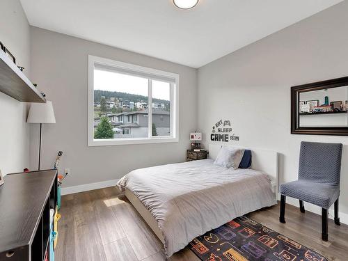 1351 Kinross Place, Kamloops, BC - Indoor Photo Showing Bedroom