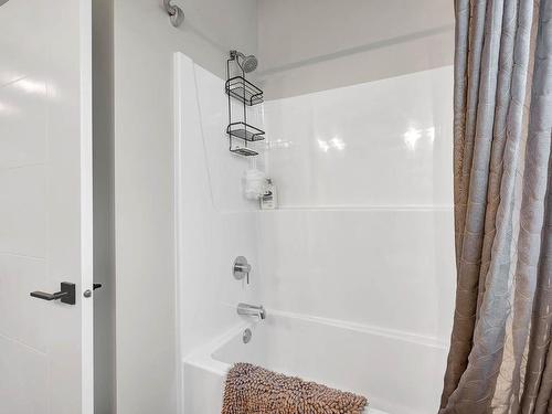 1351 Kinross Place, Kamloops, BC - Indoor Photo Showing Bathroom