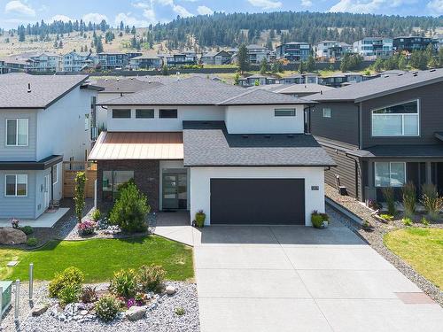 1351 Kinross Place, Kamloops, BC - Outdoor With Facade