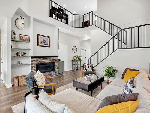 1351 Kinross Place, Kamloops, BC - Indoor Photo Showing Living Room With Fireplace