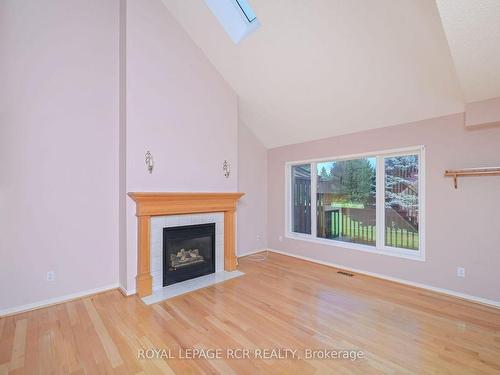 210 Green Briar Rd, New Tecumseth, ON - Indoor Photo Showing Living Room With Fireplace