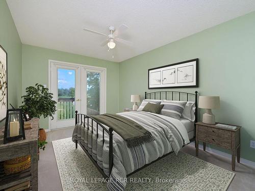 210 Green Briar Rd, New Tecumseth, ON - Indoor Photo Showing Bedroom