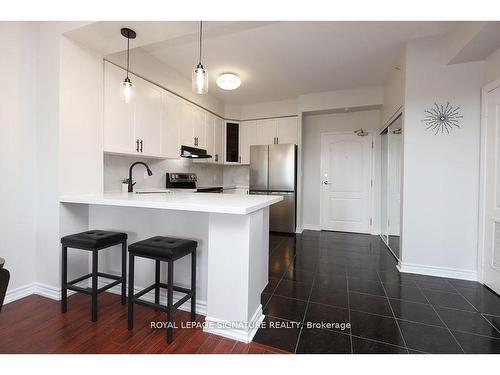 104-3531 Lake Shore Blvd W, Toronto, ON - Indoor Photo Showing Kitchen