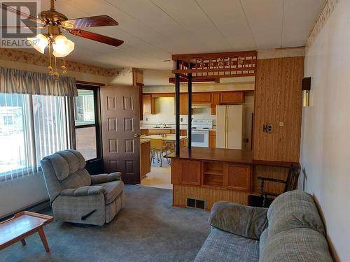 2621 5Th Street, Keremeos, BC - Indoor Photo Showing Living Room