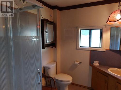 2621 5Th Street, Keremeos, BC - Indoor Photo Showing Bathroom