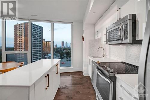 485 Richmond Road Unit#805, Ottawa, ON - Indoor Photo Showing Kitchen With Upgraded Kitchen