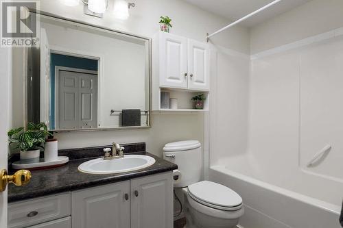 315 Whitman Road Unit# 205, Kelowna, BC - Indoor Photo Showing Bathroom