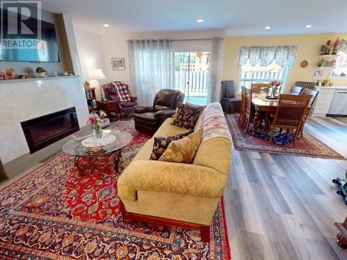 7324 Edgehill Crescent, Powell River, BC - Indoor Photo Showing Living Room With Fireplace