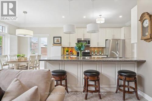 120 - 200 Kingfisher Drive, Mono, ON - Indoor Photo Showing Kitchen With Upgraded Kitchen