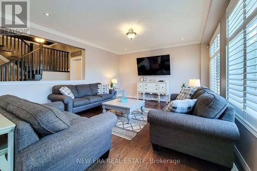 51 Kaufman Drive, Hamilton (Binbrook), ON - Indoor Photo Showing Living Room