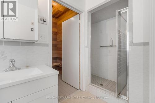 3385 Binbrook Road, Hamilton (Binbrook), ON - Indoor Photo Showing Bathroom