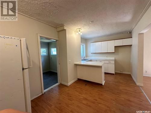 745 Athol Street, Regina, SK - Indoor Photo Showing Kitchen