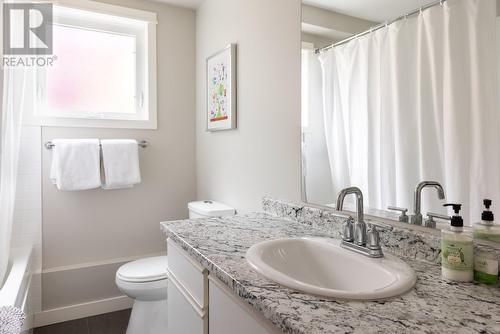 385 Monashee Road, Vernon, BC - Indoor Photo Showing Bathroom