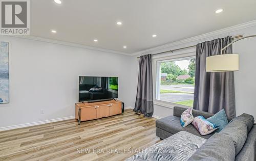 494 Oshawa Boulevard, Oshawa (O'Neill), ON - Indoor Photo Showing Living Room